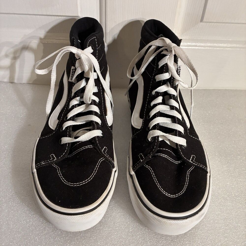 VANS Sk8-Hi Black And White High Top Sneakers. Women’s Size 9. Excellent Cond.